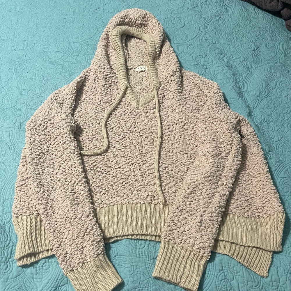 Women’s hooded sweater, Tan in color, size Large